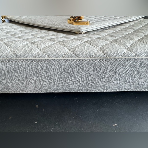Sold -YSL- White Grained Leather Tri-Quilted Chevron Envelope Large Flap Bag - Picture 8 of 11